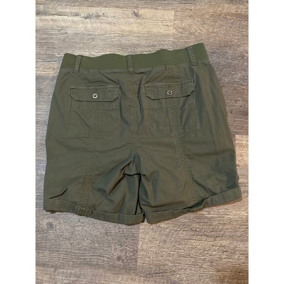 Torrid Bermuda Shorts Size 10 - Picture 4 of 8